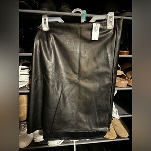 XXL old navy fake leather skirt